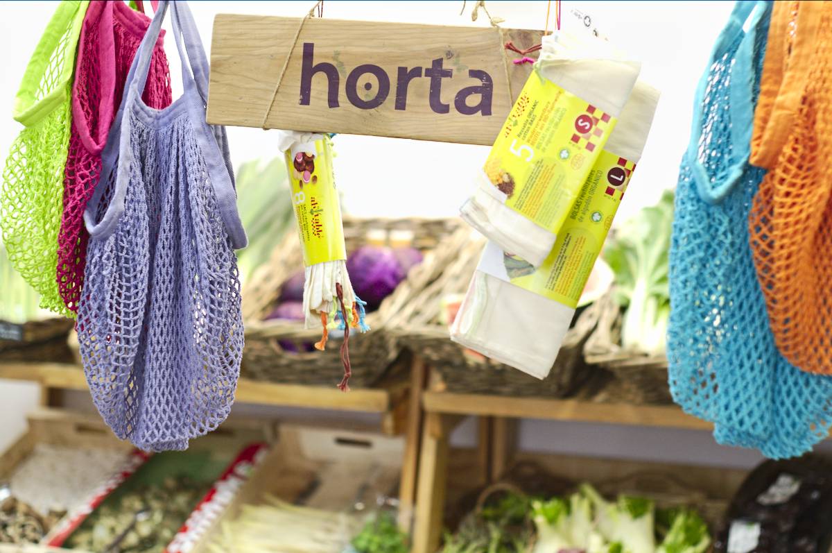 Plásticos e alternativas desde o comercio local